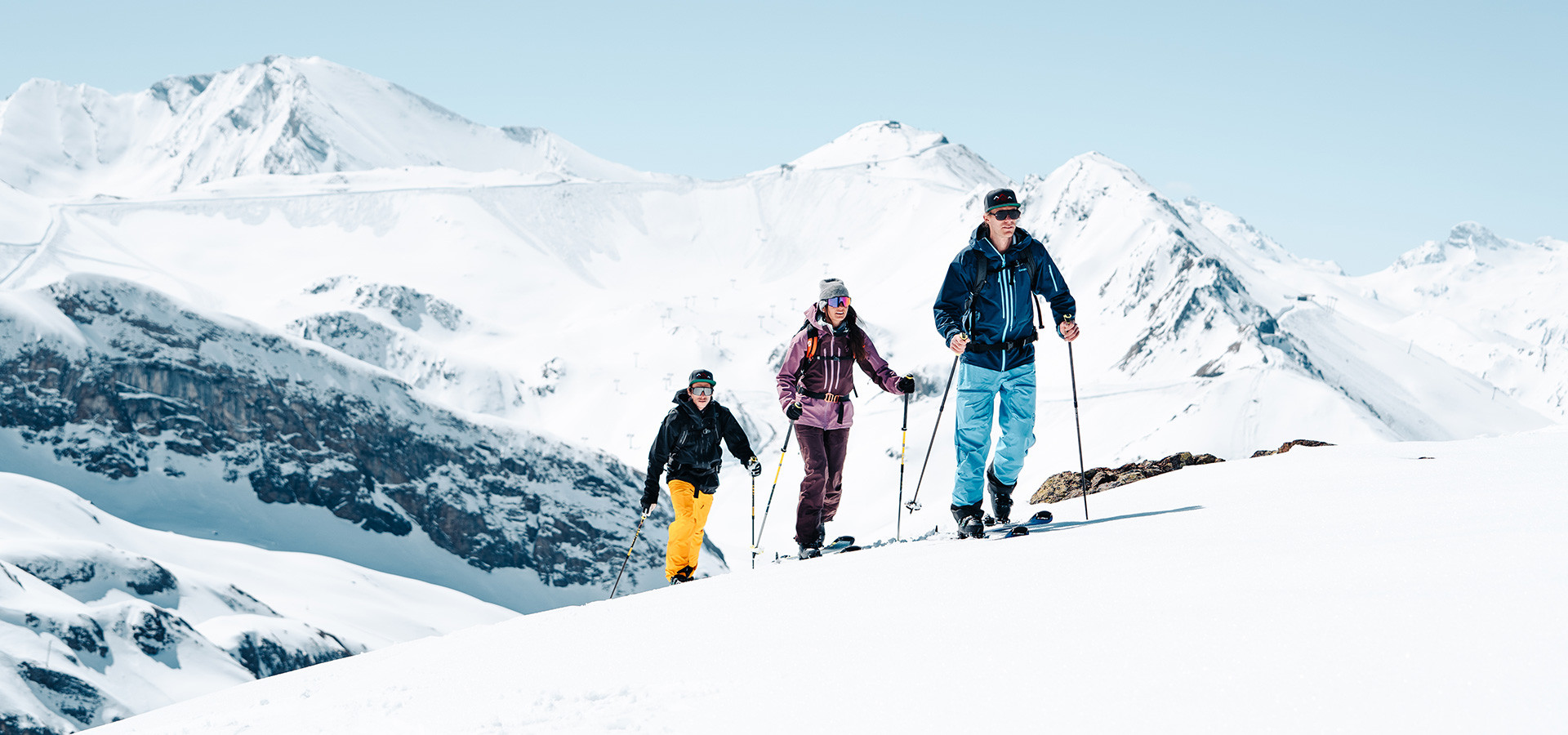 Alpines Skitouren-Abenteuer traumhafte Tiefschneeabfahrten